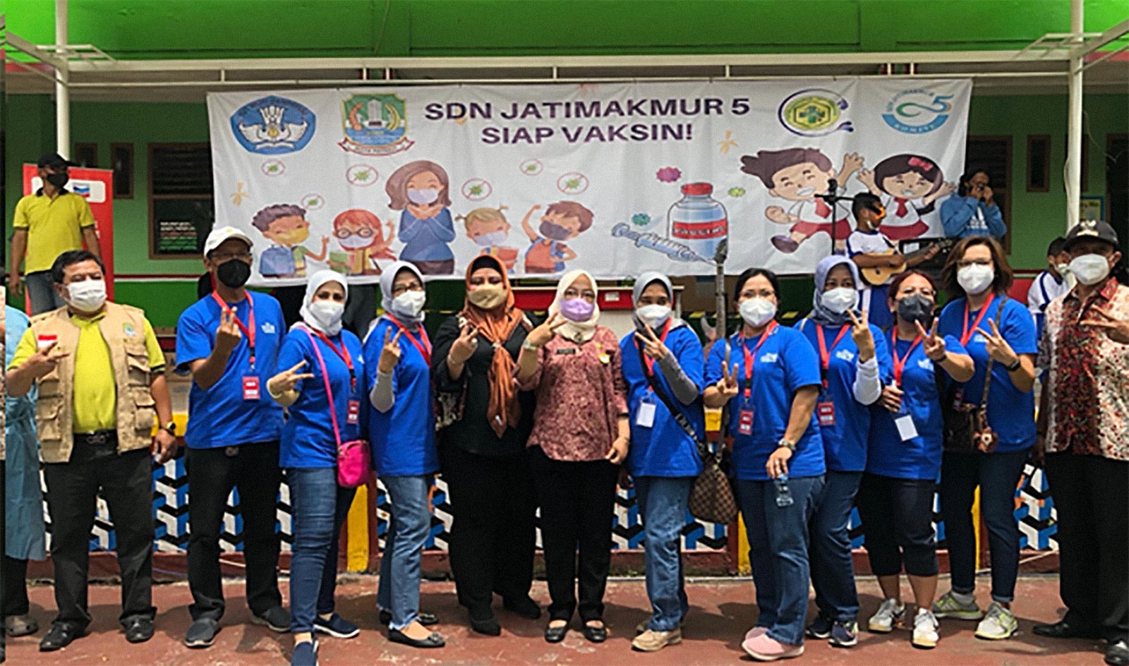 Employees and Family Members of PT Chevron Pacific Indonesia Volunteer for the i-SERVE Vaccine Program to Support the Success of the National Vaccination Program for Children Aged 6-11 in West Java